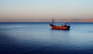 kinneret-boat